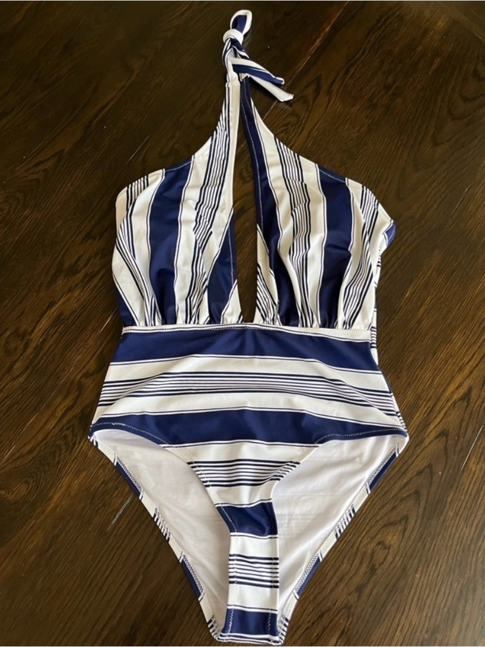 NWT Cupshe One Piece Plunge Swimsuit Navy Blue and White Stripe Women’s Medium